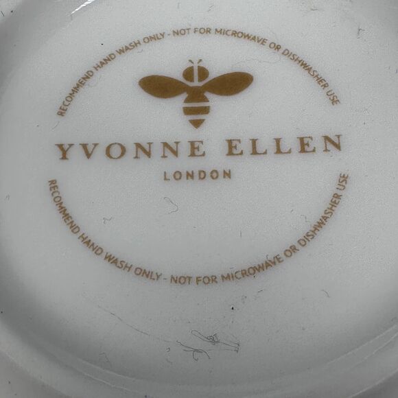 Yvonne Ellen Leopard Parrots Coffee Mugs White Animal Print Birds Lot of 2 Cups - Picture 8 of 9